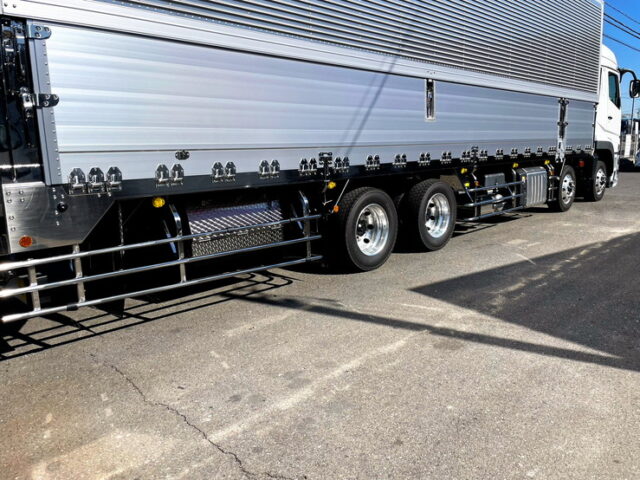 17スーパーグレート　未使用　ハイルーフ　ウィング　造りボディ　7速MT　