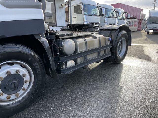 クオン　ハイルーフ　トレーラーヘッド　第5輪荷重11.500㎏　エアサス　410馬力