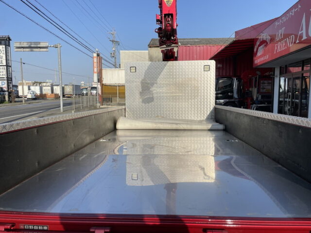 日野　デュトロ　4段クレーン　ラジコン　フックイン　前出しバンパー昇降機付き　ヒッチメンバー