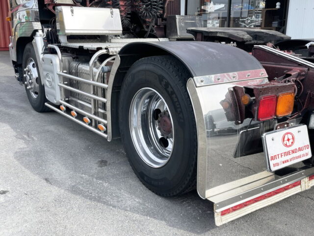 日野　プロフィア　ハイルーフ　トレーラーヘッド　架装多数　第5輪荷重8.900㎏　メッキホイール