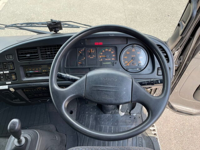 【895】H13　フォワード　冷凍ウィング　6200ワイド　リーフサス　生エンジン　6速