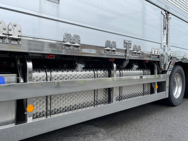 【901】H28　クオン　ハイルーフ　ウィング　4軸　ステンレス多数