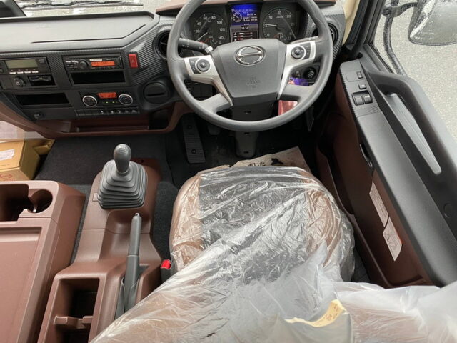 【906】R3　17レンジャー　6200ワイド　冷凍ウィング　エアサス　床シマイタ　240馬力　登録済未使用車