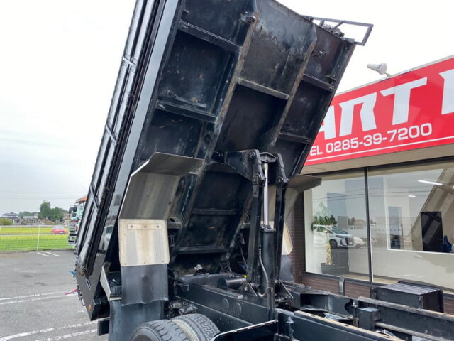 【940】H21　ファイター　ダンプ　電動コボレーン付　新明和ボディ　寝台付　車検付