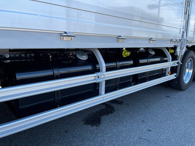 【957】R3　17プロフィア　ハイルーフ　ウィング　門口ステンレス　未使用車　