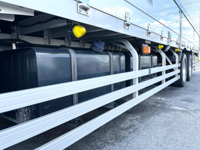 【1112】H29　クオン　ハイルーフ　ウィング　リア門口ステンレス　総輪エアサス