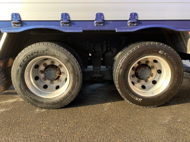 【1096】H29 ハイルーフ ギガ 7速 ウィング 4軸低床 木床 委託販売