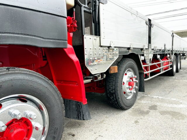 【1115】H25　ギガ　平ボデーアルミブロック　エアサス　木床　内フック26対