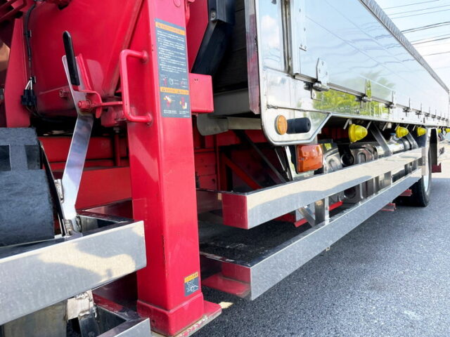 【1137】H28　フォワード　クレーン　6000セミワイド　4段ラジコンフックイン　角足　エアサス