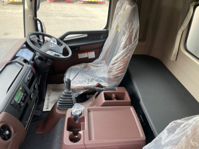 【1237】R4　17レンジャー　冷凍ウィング　6200ワイド　エアサス　未使用車　アルミシマ床　240馬力