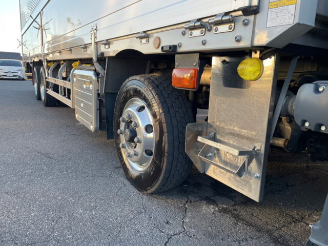 【1367】R3　ギガ　ハイルーフ　ウィング　新明和跳上ゲート　エアサス　低走行　リア門口ステンレス