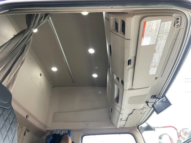 日野　17レンジャー　ハイルーフ　ウィング　ステンレス多数　6200ワイド　240馬力