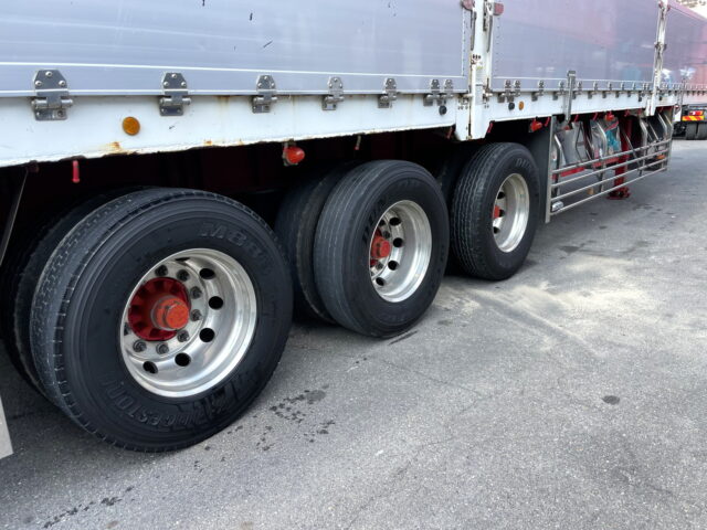 日本トレクス トレーラー 平ボデー アルミブロック 1Mアオリ リフトアクスル 中残し