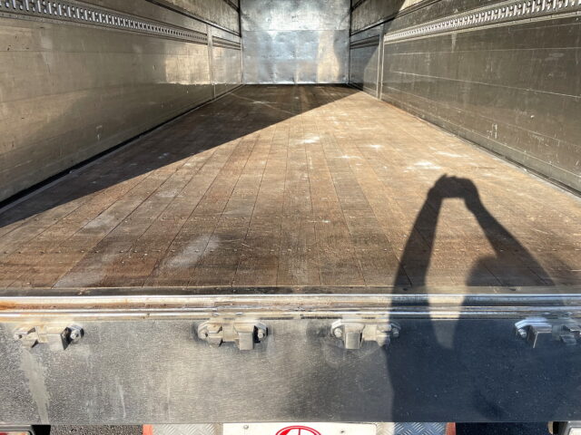 スーパーグレート　ハイルーフ　ウィング　ヤマダ造りボデー　国産エンジン　7速MT