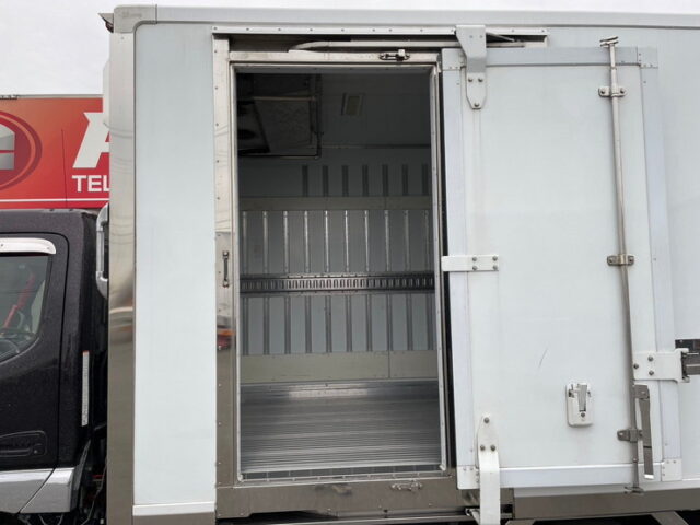 日野　デュトロ　冷凍バン　横扉　オバＱバンパー　ステンレス多数　キーストン