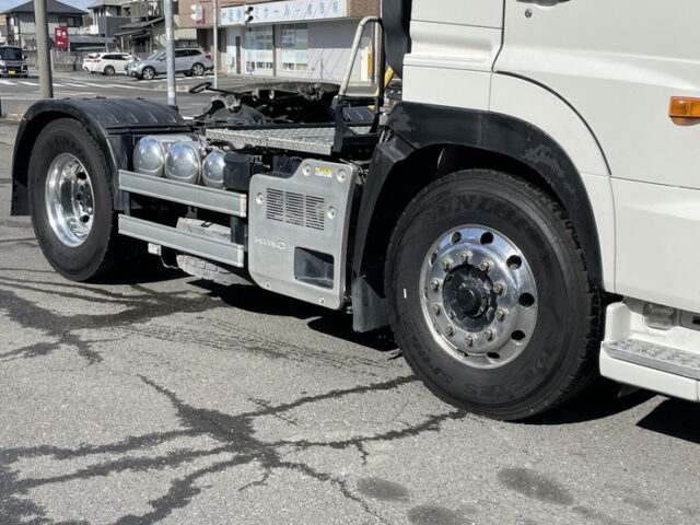 日野：17プロフィア：ハイルーフ：トレーラーヘッド：アルミホイール：ブタ鼻