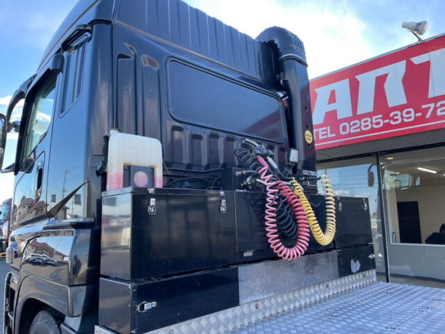 三菱ふそう　スーパーグレート　トレーラーヘッド　ハイルーフ　AT　ステンレスサイドバンパー