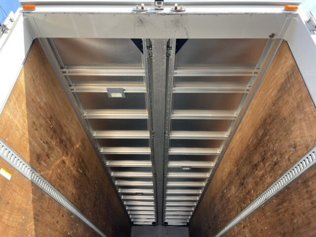 日野　17プロフィア　ハイルーフ　ウィング　後輪エアサス　380馬力