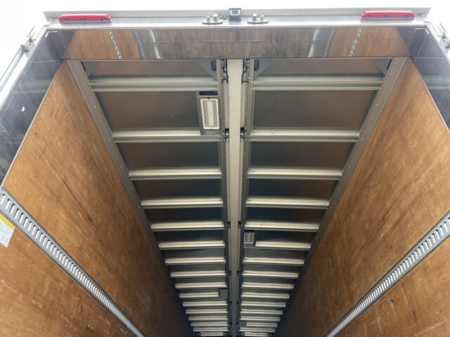 いすゞ　ギガ　ウィング　メッキ多数　ステンレス多数　アルミホイール