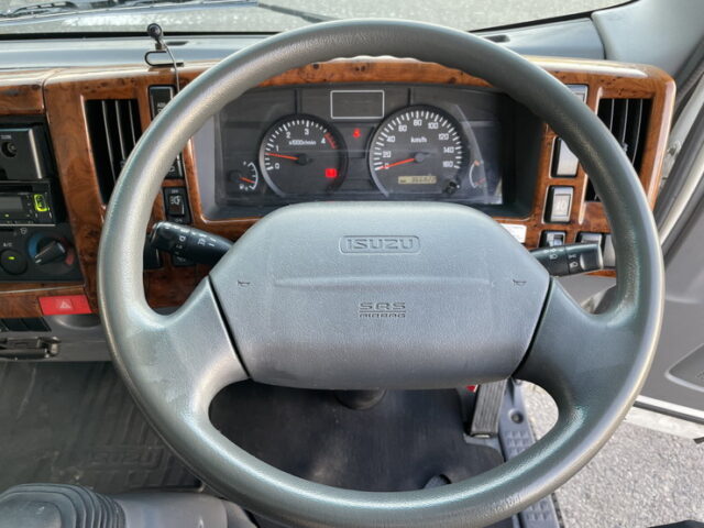 いすゞ　エルフ　アルミバン　5MT　サイドドア　ステンレスサイドバンパー　ステンレスリアバンパー　