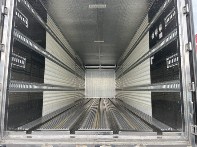 いすゞ　ギガ　ハイルーフ　冷凍バン　サブエンジン　両側観音扉　ステンレス多数