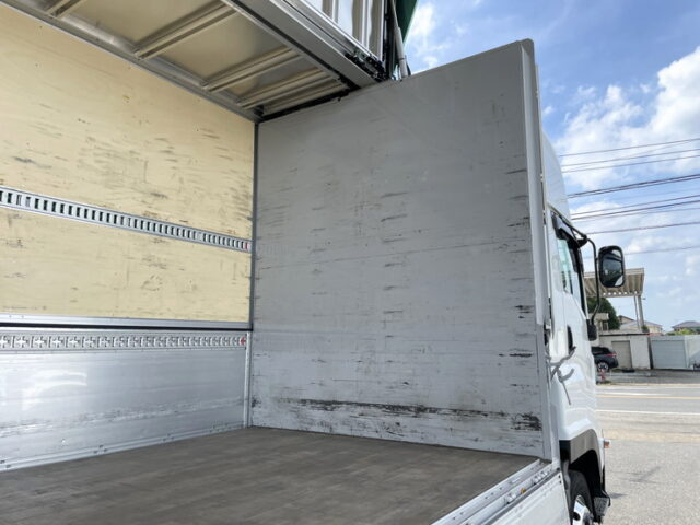 いすゞ：ギガ：ハイルーフ：ウィング：AT：木床：アルミホイール：リアエアサス