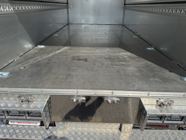 R3　日野　デュトロ　ワイドロング　アルミウィング　造りボディー　メッキ多数　