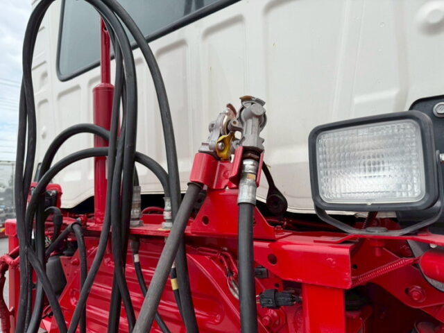 日野：17プロフィア：ハイルーフ：トレーラーヘッド：7速MT：450馬力：E13Cエンジン