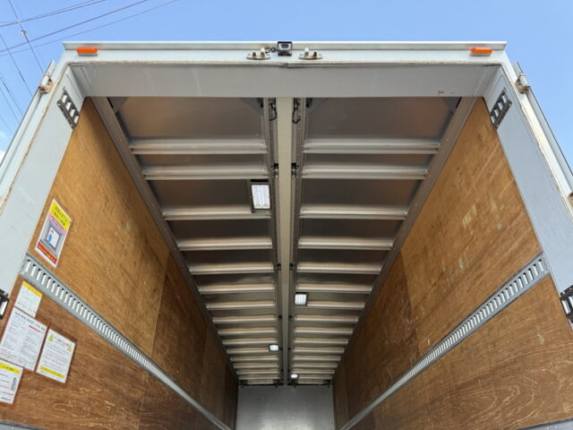 日野：17プロフィア：ハイルーフ：ウィング：メッキ多数：ステンレス多数：プロシフト