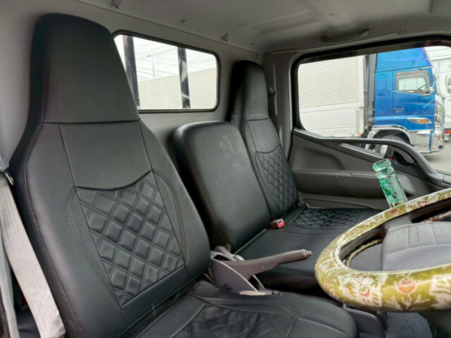 キャンター：平ボデー：前出しバンパー：ステンレスサイドバンパー：マニュアル