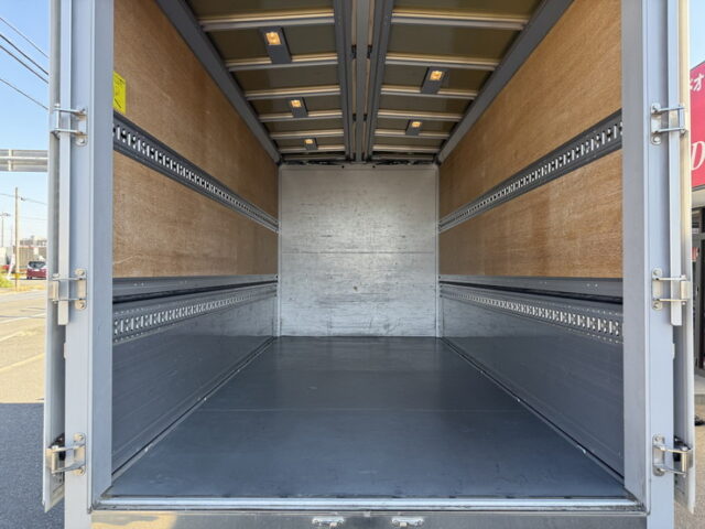 日野：デュトロ：ウィング：ワイドロング：180馬力：ステンレス多数：2.950㎏積