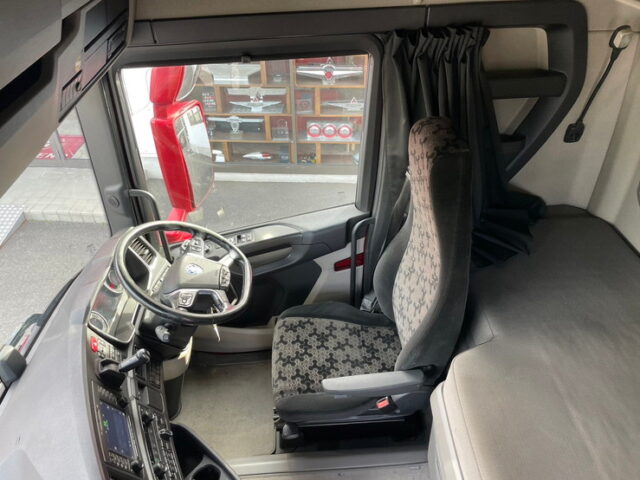 スカニア　R450　トレーラーヘッド　スライドカプラー　アルミホイール　ブタ鼻