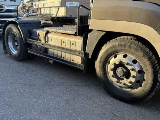 17スーパーグレート：ハイルーフ：トレーラーヘッド：アルミホイール：第5輪荷重11.500㎏