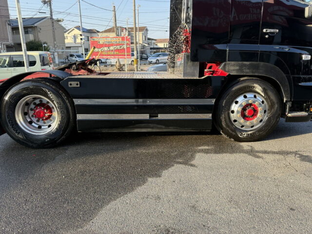 日野:プロフィア:ハイルーフ:トレーラーヘッド:メッキ多数:後輪エアサス:480馬力