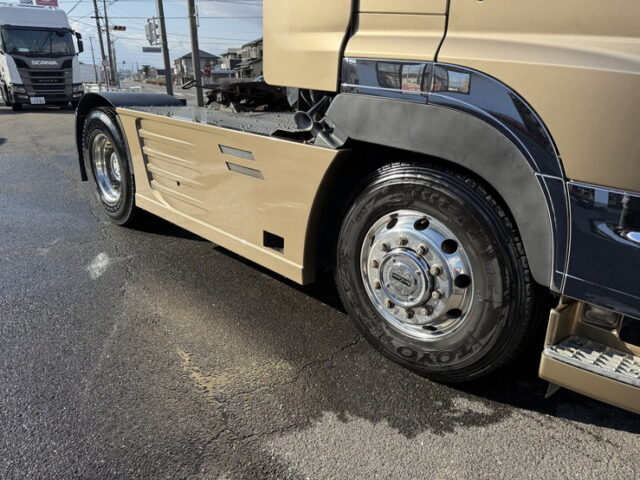 日野：プロフィア：ハイルーフ：トレーラーヘッド：エアロ付：エアサス：450馬力