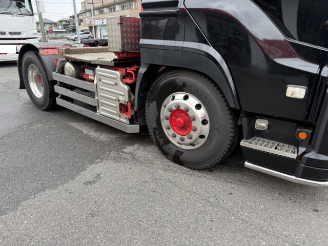 いすゞ:ギガ:ハイルーフ:トレーラーヘッド:フロントバイザー:第5輪荷重11.100㎏