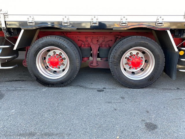 【534】UDトラックス　クオン　ハイルーフ　ウィング　ステンレス多数　ジョロダー4列