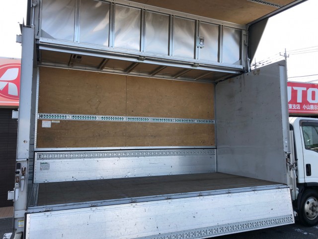 【326】いすゞ　エルフ　アルミウイング　格納ゲート付