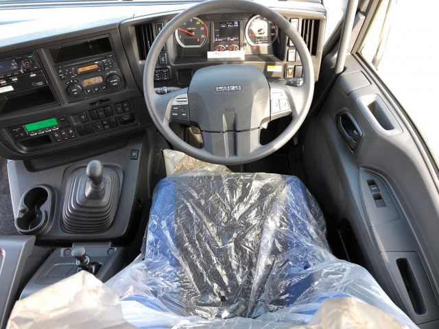 【503】いすゞ　ギガ　4軸低床　冷凍ウィング