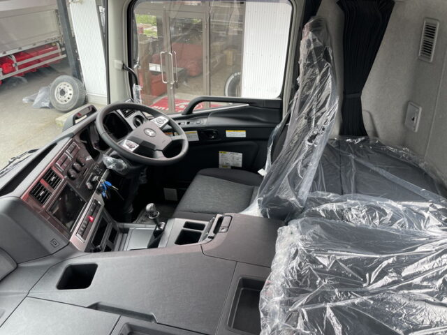 新品架装済　トレーラーヘッド　ハイルーフ　未使用　D尺　第5輪荷重11.500㎏　プレミアムライン