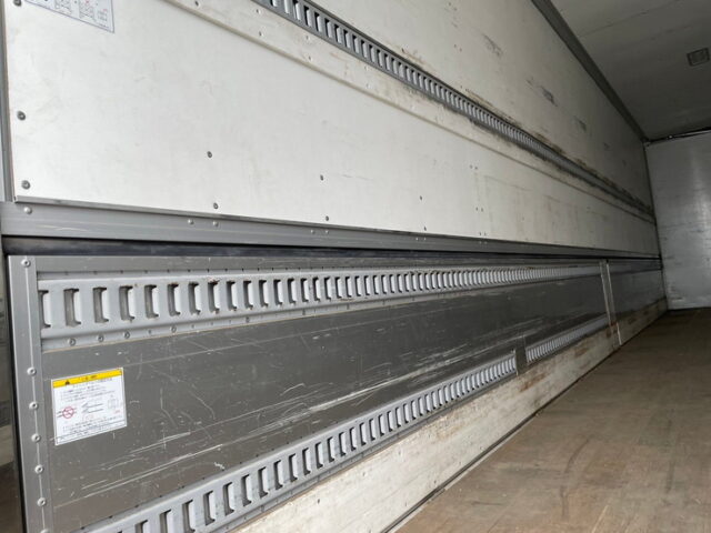 三菱ふそう　スーパーグレート　ハイルーフ　アルミウィング　ステンレスサイドバンパー　メッキ多数　木床