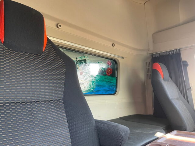 日野　17プロフィア　ダンプ　ハイルーフ　Ｌゲート　メッキ多数