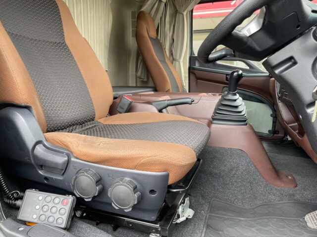 日野　17レンジャー　冷凍バン　格納パワーゲート　240馬力　キーストン　６MT