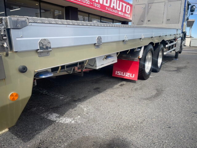 ギガ　平セルフ　4段クレーン　３軸　２デフ　ラジコン付　重機運搬仕様　歩み板付　ハイジャッキ