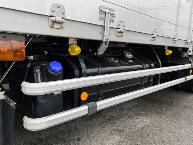 【826】H30　ギガ　4軸　ウィング　格納ゲート　7速MT　エアサス　走行距離10万km以下