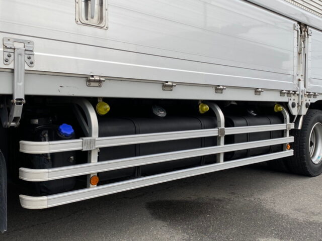 【861】H27　プロフィア　ウィング　門口ステンレス　格納ゲート付