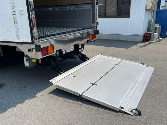 【858】H28　フォワード　6200　ワイド　エアサス　冷凍ウィング