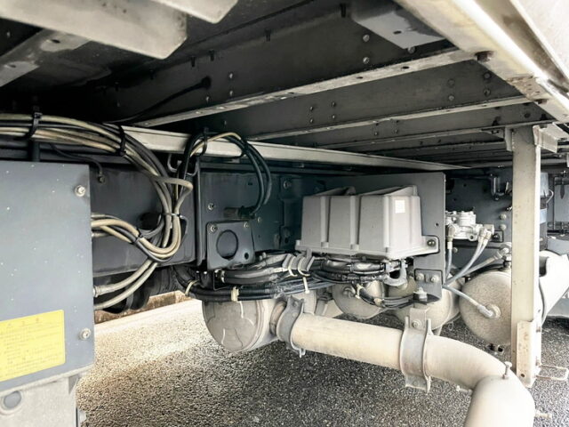 【963】H20　クオン　ハイルーフ　ウィング　総輪エアサス　エアロ付　委託販売