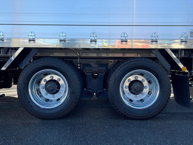 【911】R3　17プロフィア　造りボディ　ウィング　格納ゲート付　7速MT　未使用車