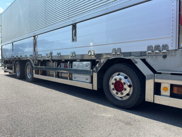 【1180】H30　クオン　ハイルーフ　ウィング　トレクス製ステンレスボデー　390馬力　AT